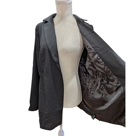 NWT Torrid Studio LS Crepe Black Cinched Waist Single Button Blazer 1X 14-16 - Picture 10 of 16